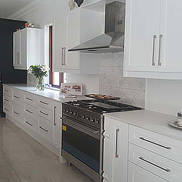 Classic Shaker Profile Kitchen in White Duco With detailed pillars